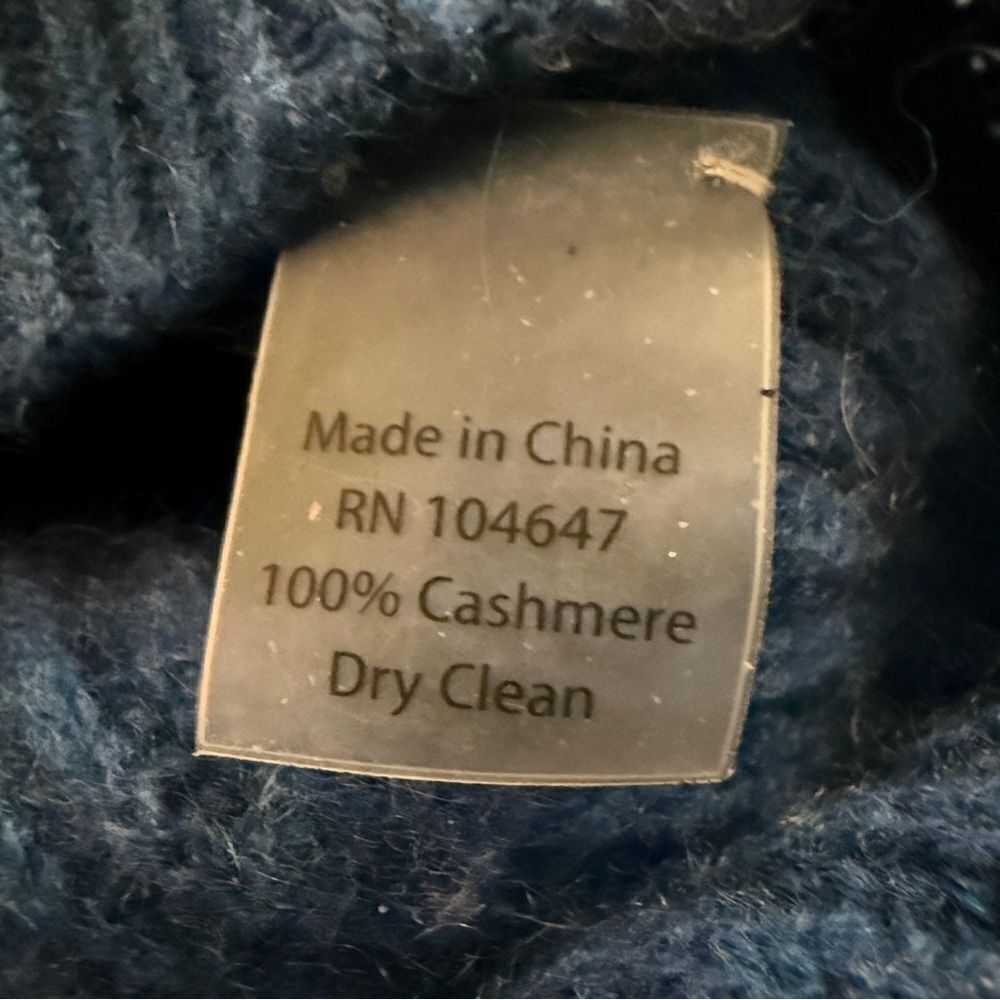 Kinross Cashmere Blue Sweater - Picture 10 of 10